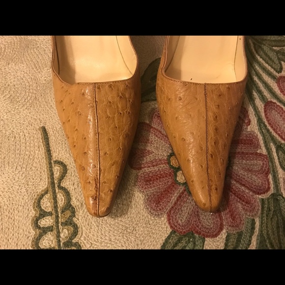 Vintage Barney’s NY ostrich pump - Picture 3 of 10